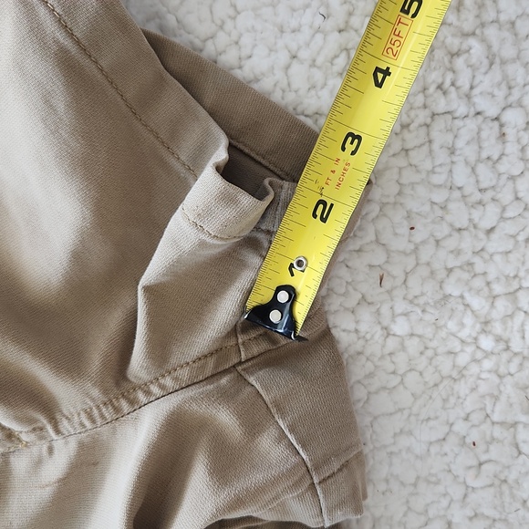 Abercrombie and Fitch khaki shorts - Picture 10 of 11